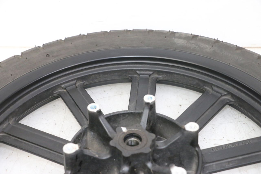 photo de OBRĘCZ PRZEDNIA I OPONA KEEWAY K-LIGHT KLIGHT 125 (2018 - 2025) - Zbliżenie komponentów