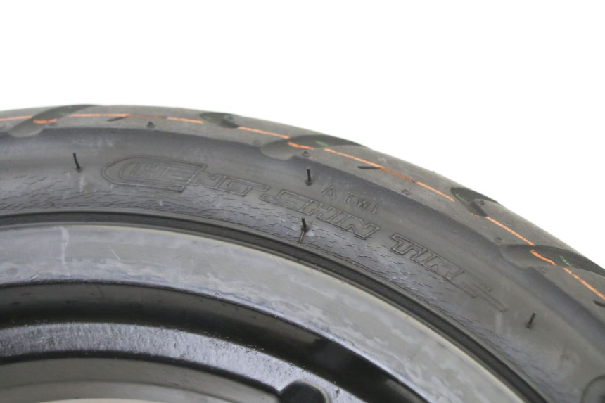 photo de OBRĘCZ PRZEDNIA I OPONA PEUGEOT KISBEE 4T 50 (2018 - 2022) - Widok z bliska