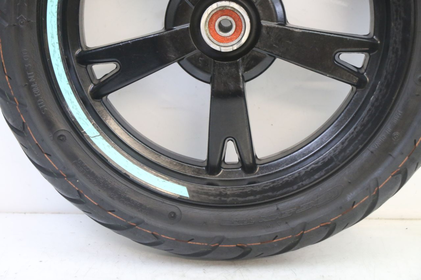 photo de OBRĘCZ PRZEDNIA I OPONA PEUGEOT KISBEE 4T 50 (2018 - 2022) - Inny kąt widzenia