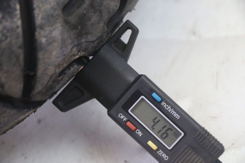 photo de OBRĘCZ PRZEDNIA I OPONA PEUGEOT KISBEE 4T 50 (2018 - 2022) - Widok z bliska