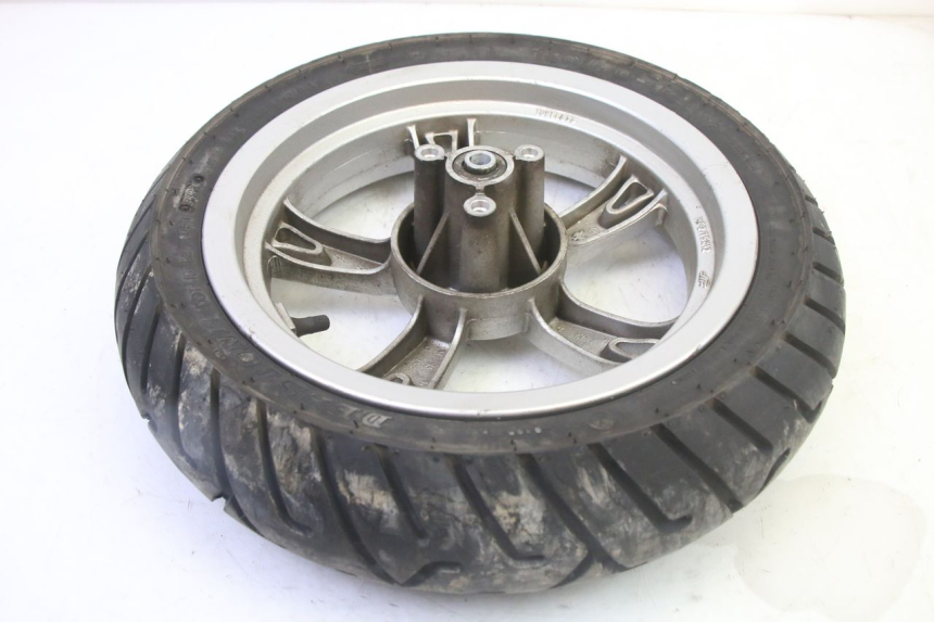 photo de OBRĘCZ PRZEDNIA I OPONA PEUGEOT KISBEE 4T 50 (2018 - 2022) - Oznaczenia i referencje