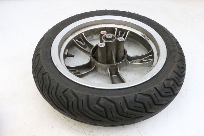 photo de OBRĘCZ PRZEDNIA I OPONA PEUGEOT KISBEE 4T 50 (2010 - 2017) - Inny kąt widzenia