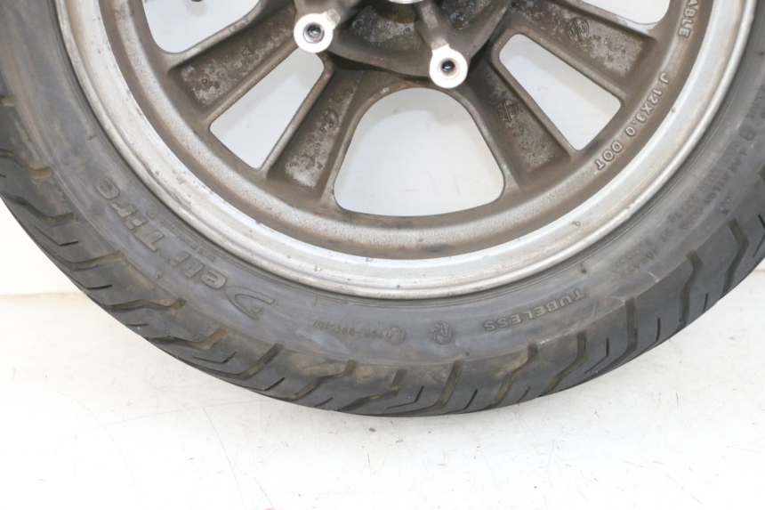 photo de OBRĘCZ PRZEDNIA I OPONA KYMCO LIKE 125 (2009 - 2016) - Szczegóły charakterystyczne