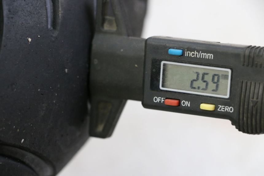 photo de OBRĘCZ PRZEDNIA I OPONA LONGJIA SHARPY 125 (2020 - 2024) - Szczegół części