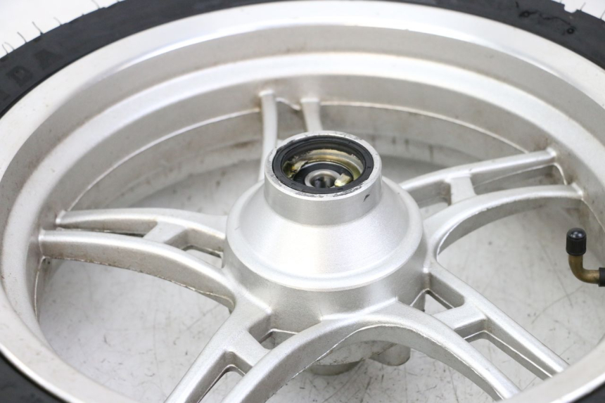 photo de OBRĘCZ PRZEDNIA I OPONA LONGJIA SHARPY 125 (2020 - 2024) - Punkty mocowania