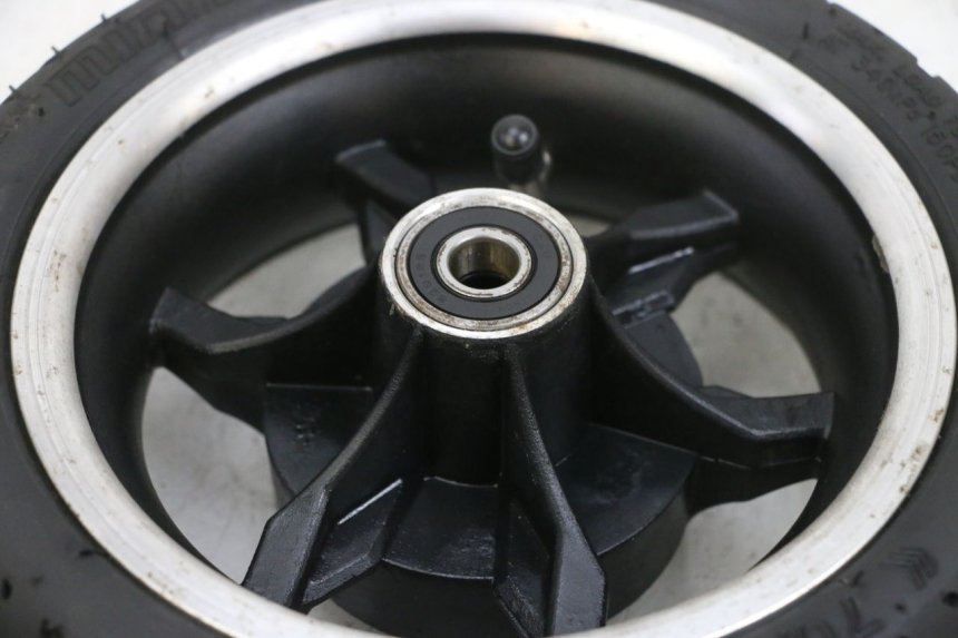 photo de OBRĘCZ PRZEDNIA I OPONA DUALTRON MINI SPECIAL 1 - Szczegóły charakterystyczne