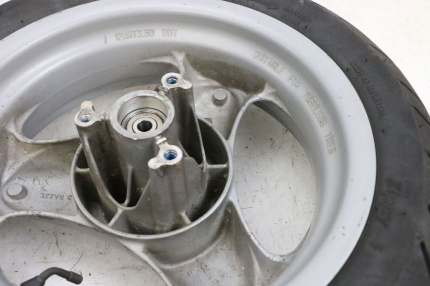 photo de OBRĘCZ PRZEDNIA I OPONA YAMAHA NEO'S NEOS 2T 50 (1998 - 2007) - Oznaczenia i referencje