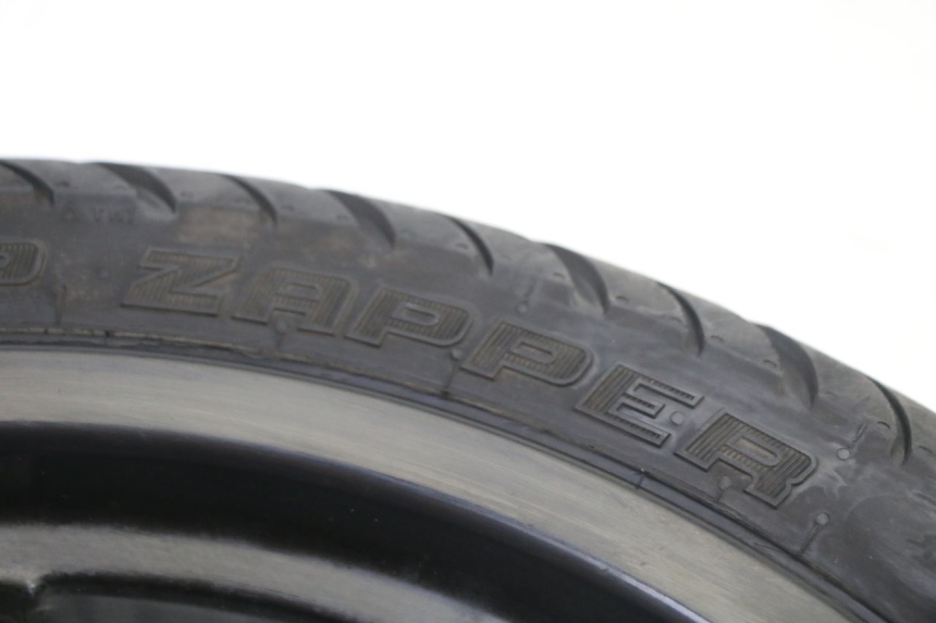 photo de OBRĘCZ PRZEDNIA I OPONA PIAGGIO NEW TYPHOON 50 (2018 - 2021) - Szczegóły charakterystyczne