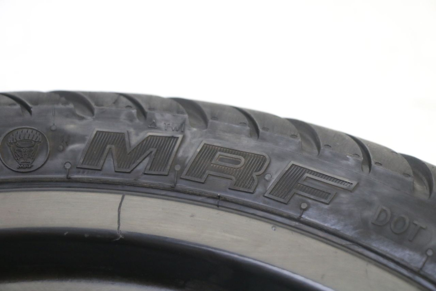 photo de OBRĘCZ PRZEDNIA I OPONA PIAGGIO NEW TYPHOON 50 (2018 - 2021) - Widok z bliska