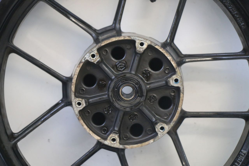 photo de OBRĘCZ PRZEDNIA I OPONA PIAGGIO NEW TYPHOON 50 (2018 - 2021) - Oznaczenia i referencje