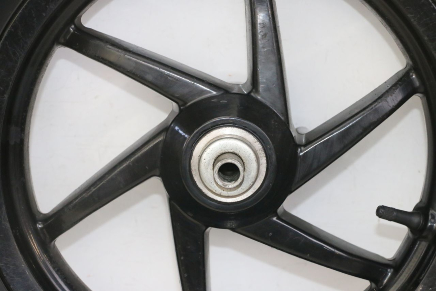 photo de OBRĘCZ PRZEDNIA I OPONA PIAGGIO NRG POWER PUREJET 50 (2018 - 2021) - Szczegóły charakterystyczne