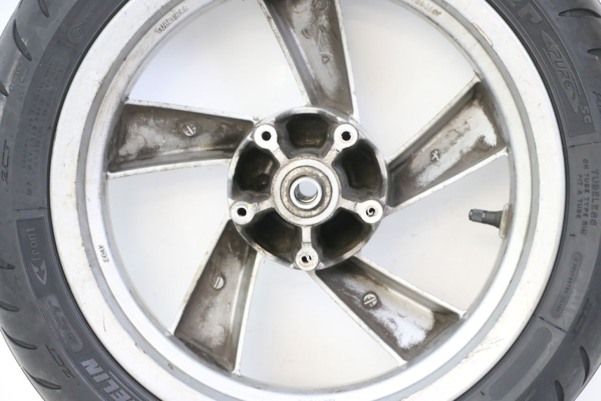 photo de OBRĘCZ PRZEDNIA I OPONA PEUGEOT CITYSTAR 125 (2011 - 2017) - Widok z bliska