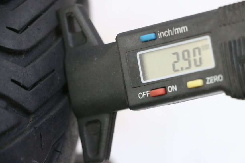 photo de OBRĘCZ PRZEDNIA I OPONA PEUGEOT CITYSTAR 2T 50 (2018 - 2021) - Zoom stanu zużycia