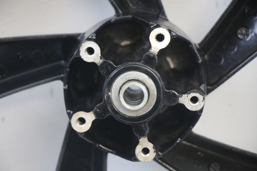 photo de OBRĘCZ PRZEDNIA I OPONA PEUGEOT CITYSTAR 2T 50 (2018 - 2021) - Zbliżenie komponentów