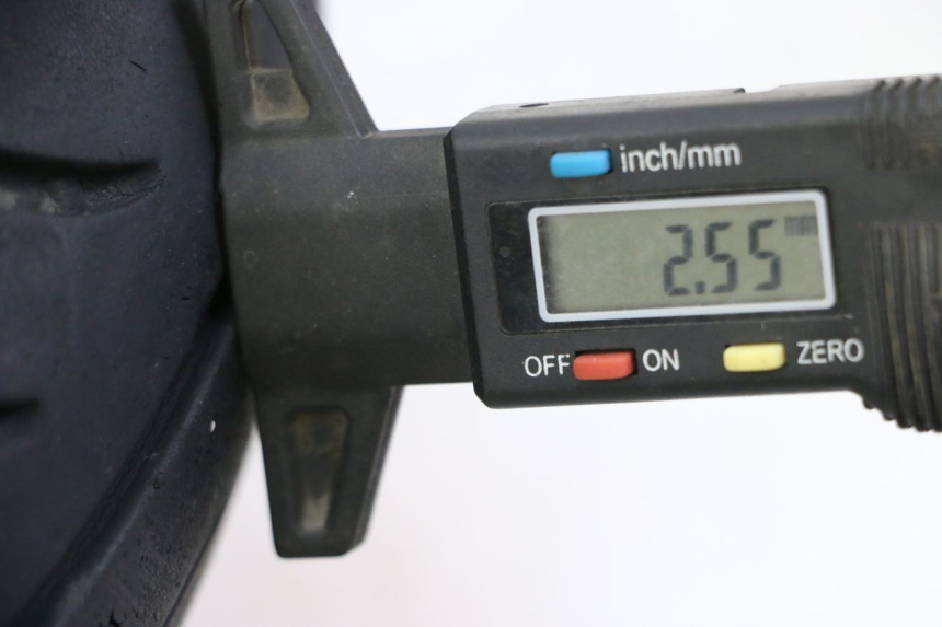 photo de OBRĘCZ PRZEDNIA I OPONA PEUGEOT KISBEE 4T 50 (2018 - 2022) - Szczegół części