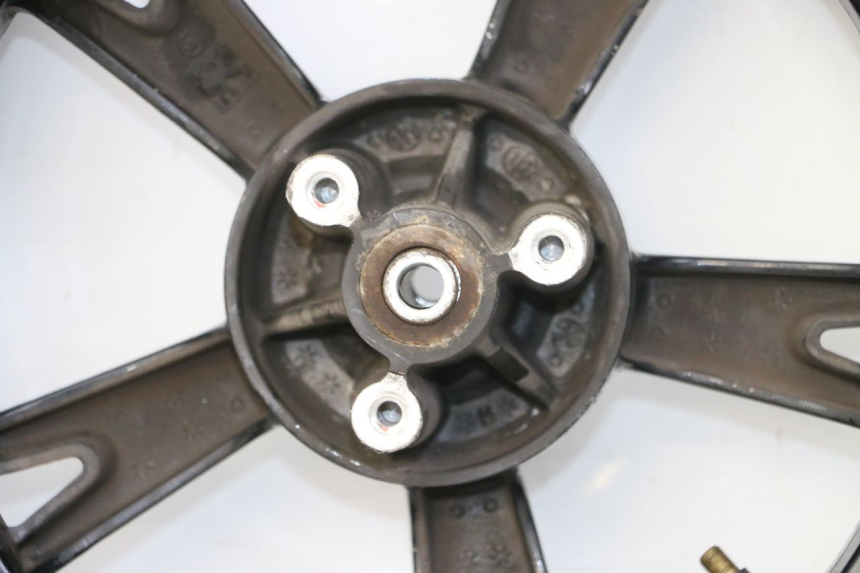 photo de OBRĘCZ PRZEDNIA I OPONA PEUGEOT KISBEE 4T 50 (2018 - 2022) - Widok z bliska