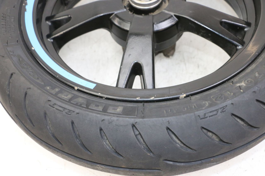 photo de OBRĘCZ PRZEDNIA I OPONA PEUGEOT KISBEE 4T 50 (2018 - 2022) - Inny kąt widzenia