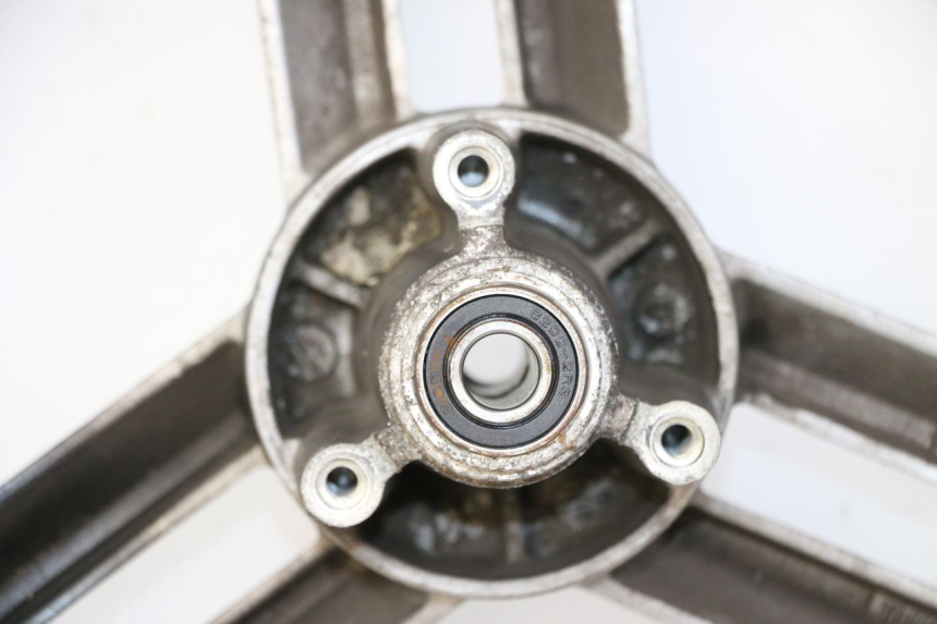 photo de OBRĘCZ PRZEDNIA I OPONA PEUGEOT LUDIX 50 (2008 - 2017) - Zbliżenie komponentów