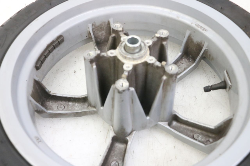 photo de OBRĘCZ PRZEDNIA I OPONA PEUGEOT SATELIS 125 (2013 - 2018) - Inny kąt widzenia