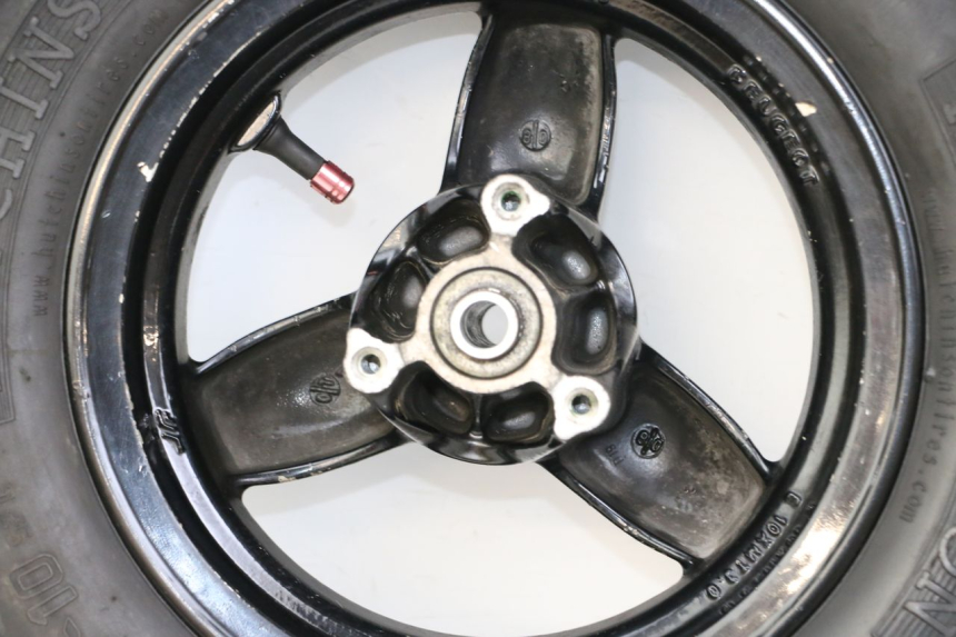 photo de OBRĘCZ PRZEDNIA I OPONA PEUGEOT TKR TREKKER FURIOUS 50 (2005 - 2014) - Zbliżenie techniczne