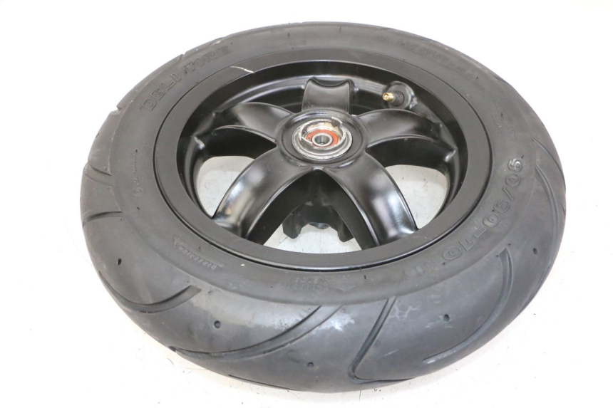 photo de OBRĘCZ PRZEDNIA I OPONA PIAGGIO ZIP 4T 50 (2018 - 2020) - Zbliżenie techniczne