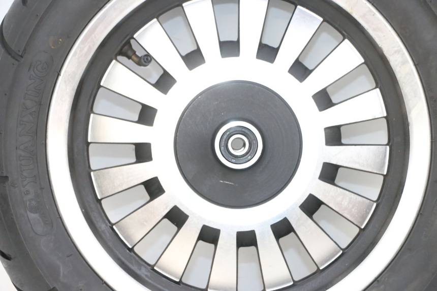 photo de OBRĘCZ PRZEDNIA I OPONA EFUN PUSA 1 - Stan powierzchni