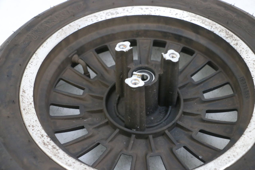 photo de OBRĘCZ PRZEDNIA I OPONA EFUN PUSA 1 - Punkty mocowania