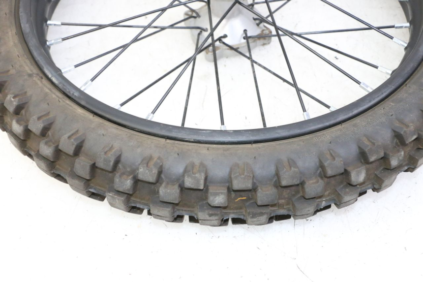 photo de OBRĘCZ PRZEDNIA I OPONA APOLLO RFZ 125 - Inny kąt widzenia