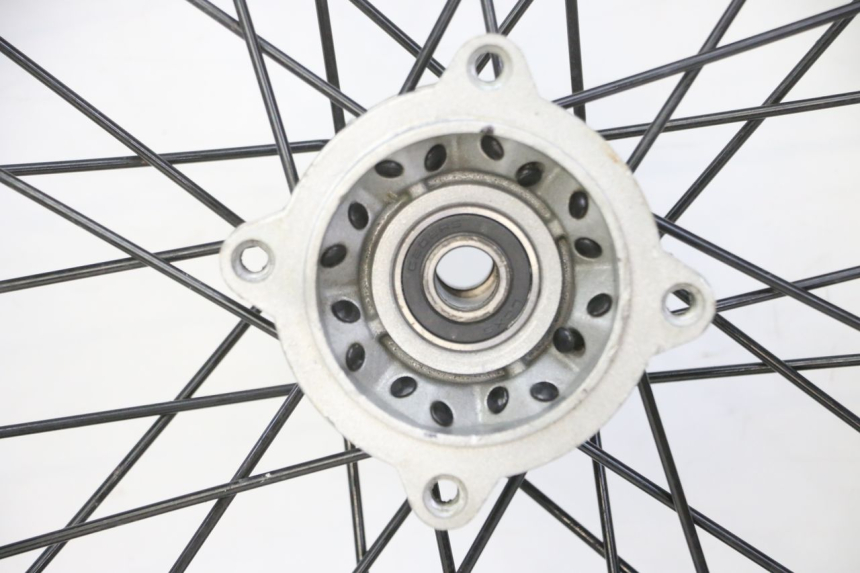 photo de OBRĘCZ PRZEDNIA I OPONA APOLLO RFZ 125 - Oznaczenia i referencje