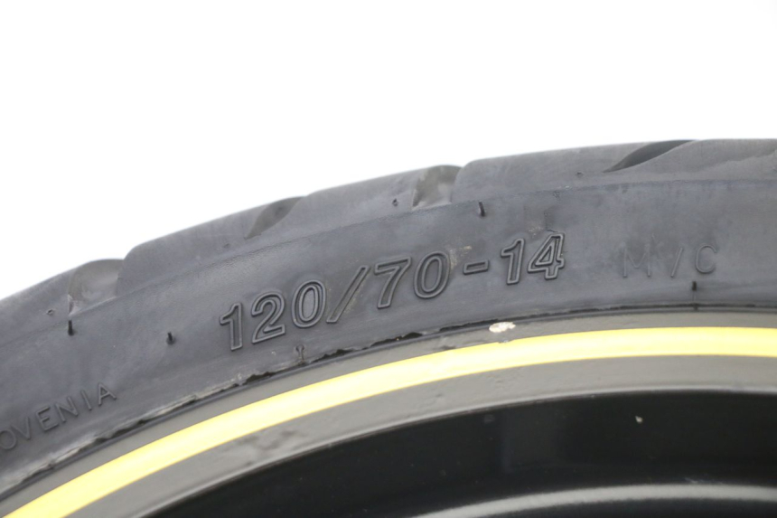 photo de OBRĘCZ PRZEDNIA I OPONA GILERA RUNNER SP 50 (2006 - 2008) - Zbliżenie komponentów