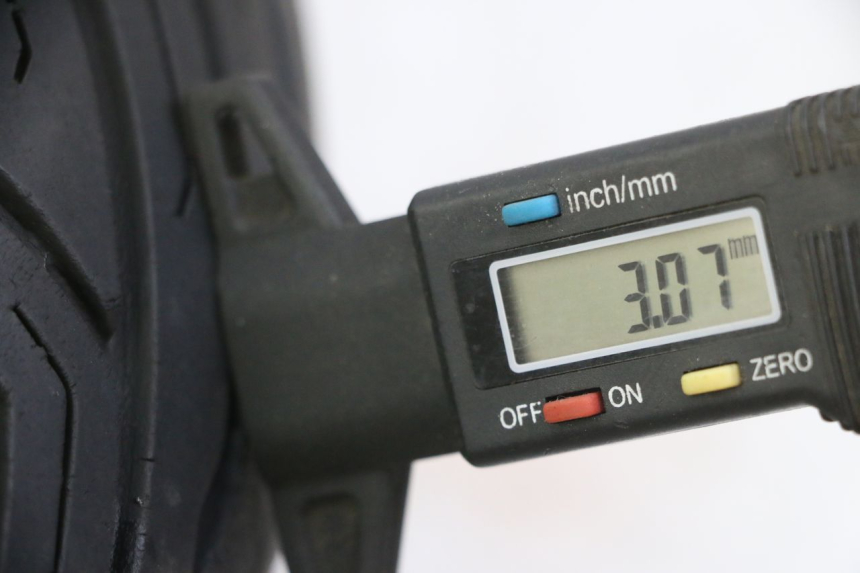 photo de OBRĘCZ PRZEDNIA I OPONA PEUGEOT SATELIS 125 (2013 - 2018) - Szczegół części