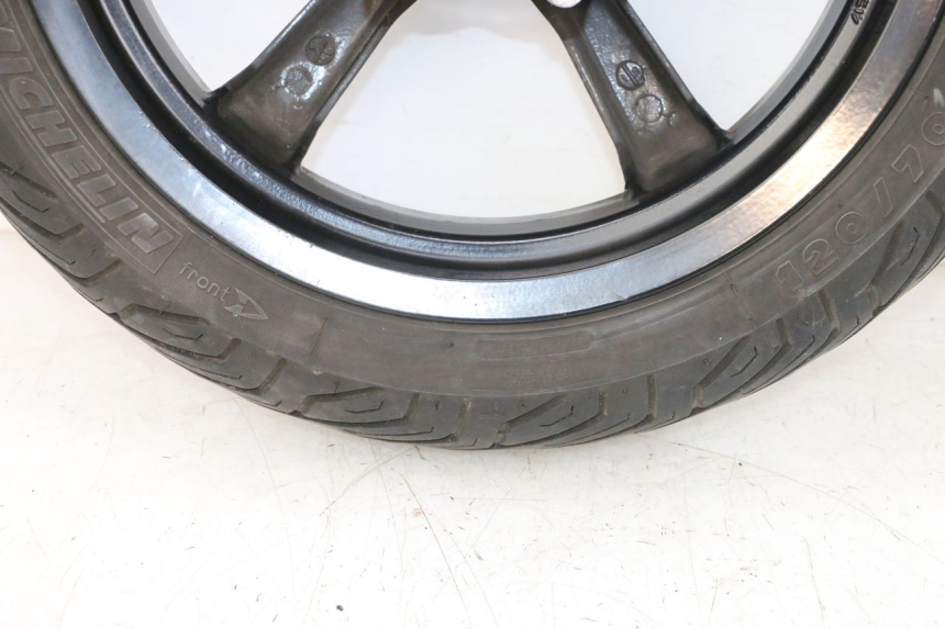 photo de OBRĘCZ PRZEDNIA I OPONA PEUGEOT SATELIS 125 (2013 - 2018) - Oznaczenia i referencje