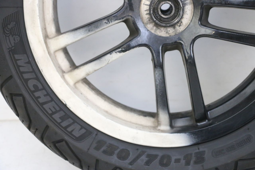 photo de OBRĘCZ PRZEDNIA I OPONA PEUGEOT SPEEDFIGHT 4 4T EFI 50 (2021 - 2025) - Szczegóły charakterystyczne