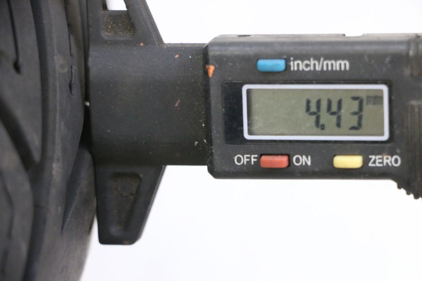 photo de OBRĘCZ PRZEDNIA I OPONA PEUGEOT SPEEDFIGHT 4 4T EFI 50 (2021 - 2025) - Zoom stanu zużycia