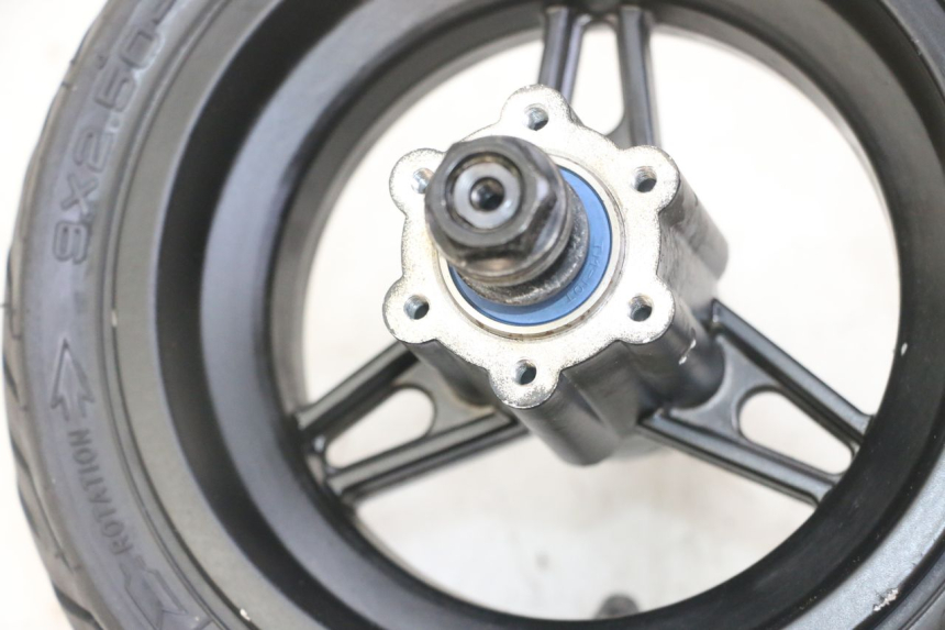 photo de OBRĘCZ PRZEDNIA I OPONA NAMI STELLAR 1 - Stan powierzchni