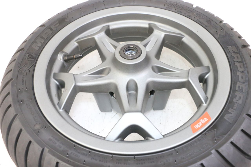 photo de OBRĘCZ PRZEDNIA I OPONA APRILIA SXR 50 (2021 - 2023) - Zoom stanu zużycia