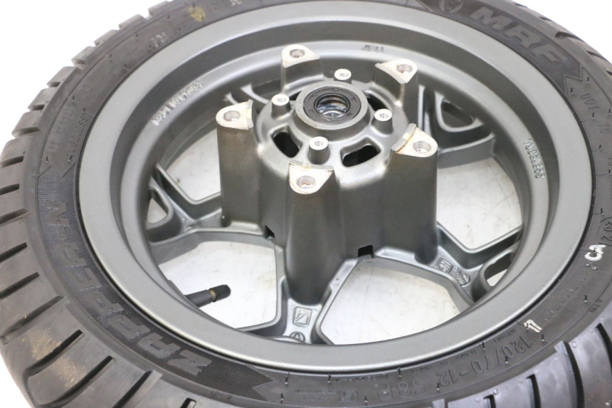 photo de OBRĘCZ PRZEDNIA I OPONA APRILIA SXR 50 (2021 - 2023) - Inny kąt widzenia