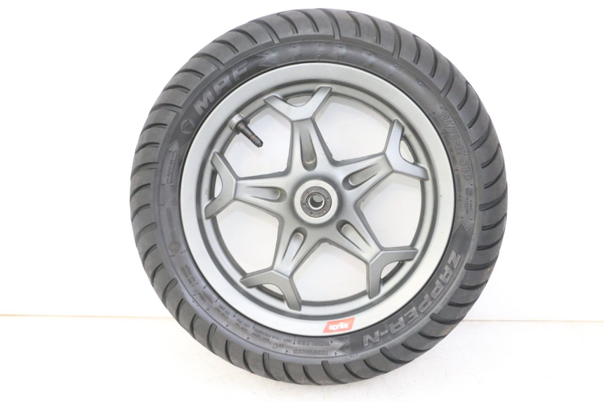 photo de OBRĘCZ PRZEDNIA I OPONA APRILIA SXR 50 (2021 - 2023) - Widok ogólny