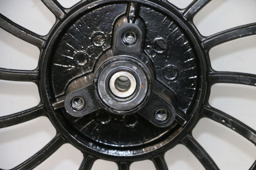 photo de OBRĘCZ PRZEDNIA I OPONA NECO TEMPO 4T 50 (2022 - 2026) - Zbliżenie komponentów