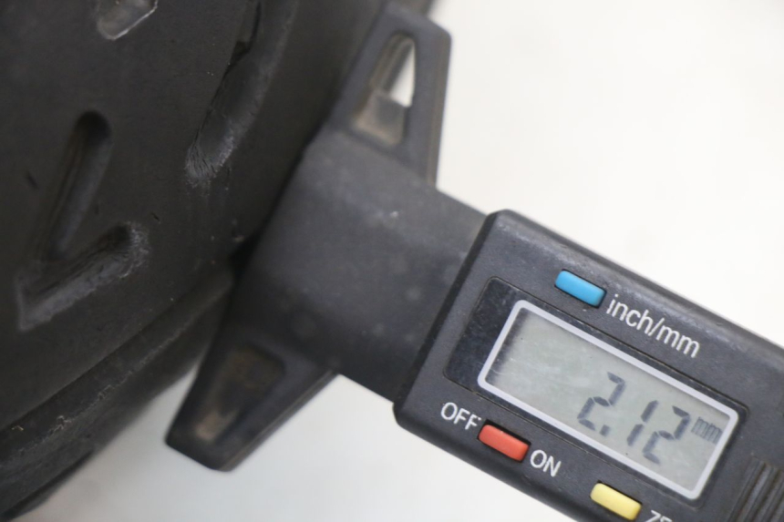 photo de OBRĘCZ PRZEDNIA I OPONA TNT MOTOR ROMA 10' 2T 50 (2011 - 2018) - Widok z bliska