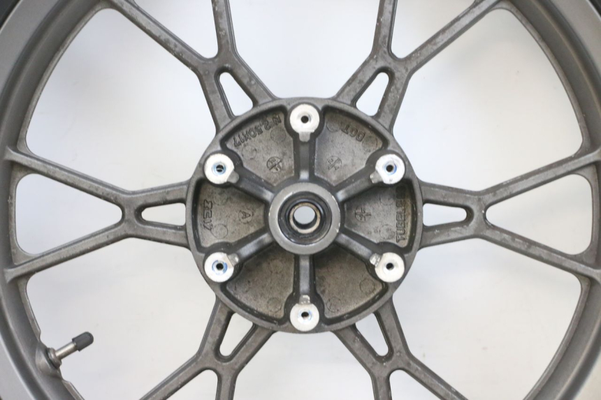 photo de OBRĘCZ PRZEDNIA I OPONA KSR TR SM 50 (2015 - 2018) - Zbliżenie komponentów