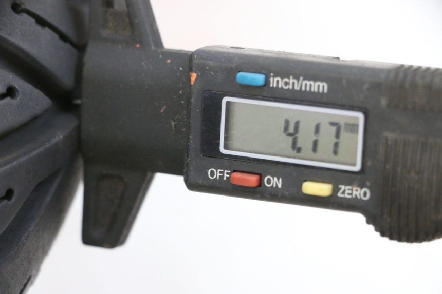 photo de OBRĘCZ PRZEDNIA I OPONA PEUGEOT TWEET PRO EFI 4T 50 (2021 - 2022) - Zoom stanu zużycia