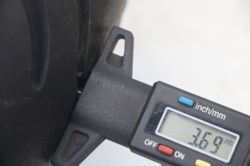 photo de OBRĘCZ PRZEDNIA I OPONA PEUGEOT VIVACITY NEW 2T 50 (2008 - 2017) - Widok z bliska