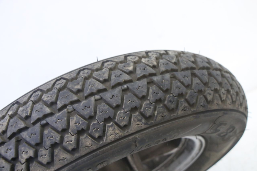 photo de OBRĘCZ PRZEDNIA I OPONA MBK WAAP 125 (2008 - 2013) - Zbliżenie komponentów