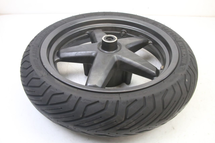 photo de OBRĘCZ PRZEDNIA I OPONA YAMAHA X-MAX XMAX 125 (2010 - 2013) - Szczegół części