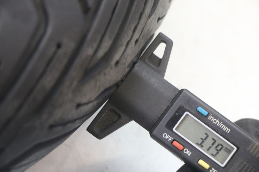 photo de OBRĘCZ PRZEDNIA I OPONA YAMAHA X-MAX XMAX 125 (2010 - 2013) - Zdjęcie dodatkowe