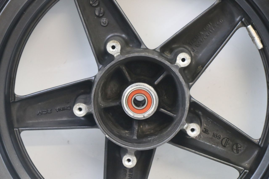 photo de OBRĘCZ PRZEDNIA I OPONA YAMAHA X-MAX XMAX 125 (2010 - 2013) - Oznaczenia i referencje