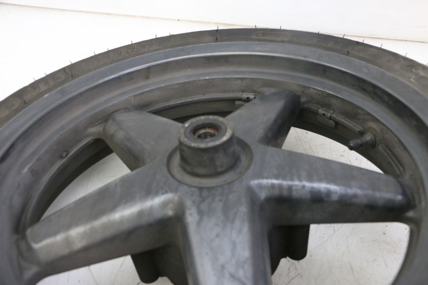 photo de OBRĘCZ PRZEDNIA I OPONA YAMAHA X-MAX XMAX 125 (2010 - 2013) - Zoom stanu zużycia