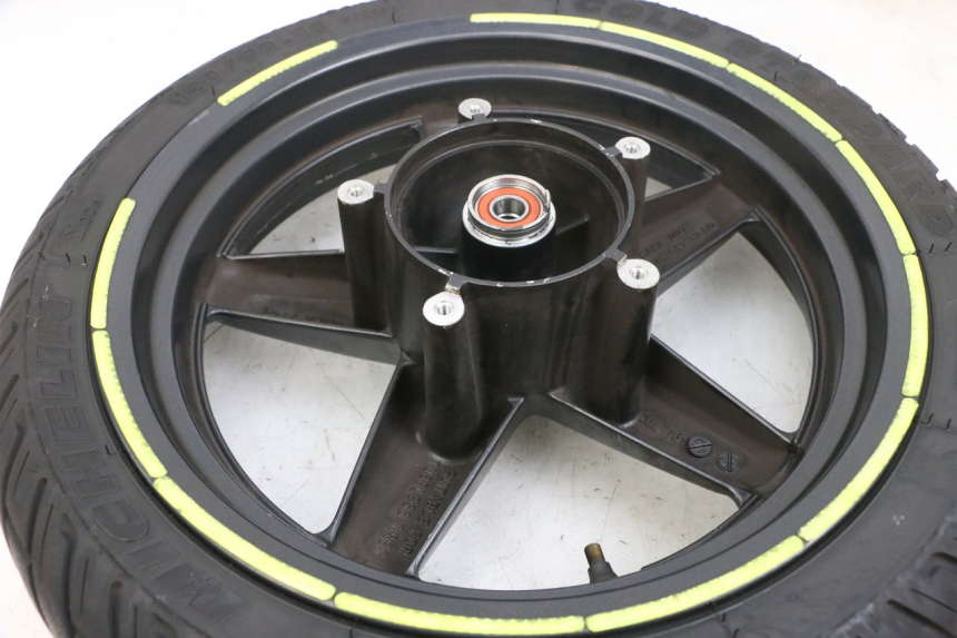 photo de OBRĘCZ PRZEDNIA I OPONA YAMAHA XMAX X-MAX 125 (2006 - 2009) - Widok ogólny