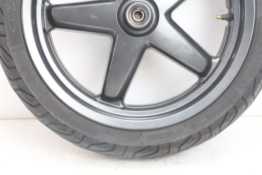 photo de OBRĘCZ PRZEDNIA I OPONA YAMAHA X-MAX XMAX 125 (2010 - 2013) - Zoom stanu zużycia